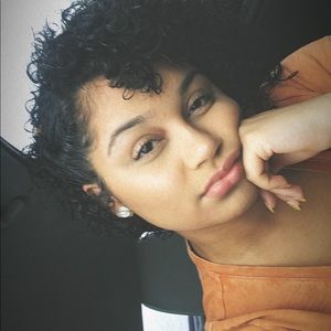 Meet your Posher, Salina